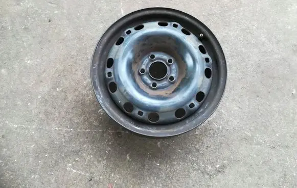Skoda Fabia Mk1 (6Y) R15 steel rim 