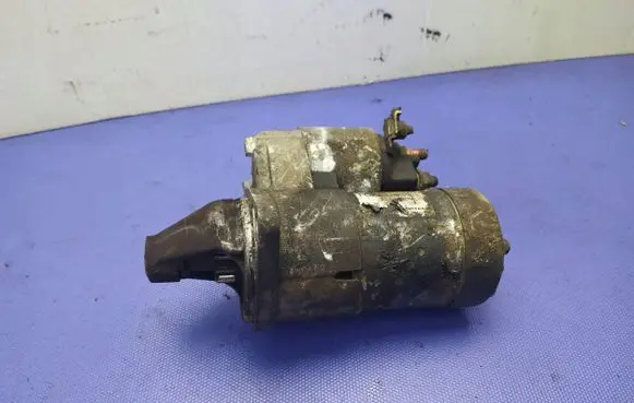 Opel Zafira A Starter motor