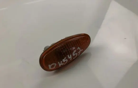 Mitsubishi Pajero Front fender indicator light