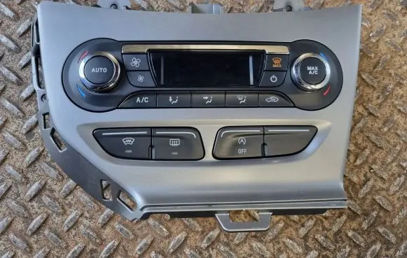 Ford Focus Climate control unit BM5T18C612CL