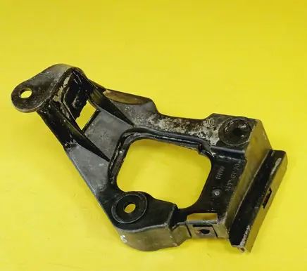 Audi A6 S6 C5 4B Front bumper mounting bracket 4B0853922 4B0853922B