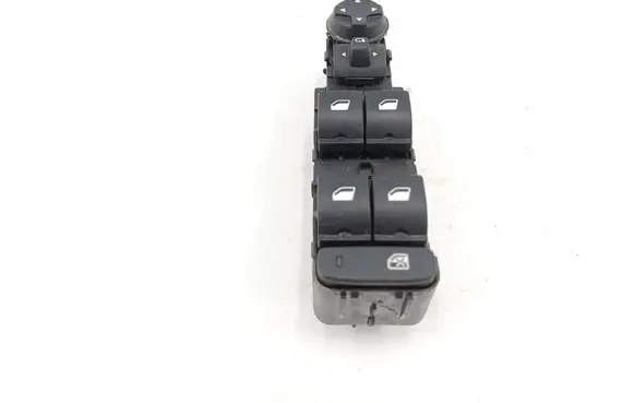 Opel Crossland X Electric window control switch C0F0R01059A 96788281ZD 100255521