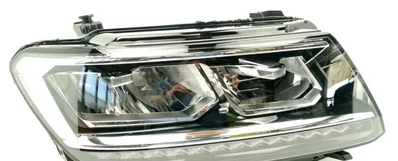 Volkswagen Tiguan Headlight/headlamp 711451000258