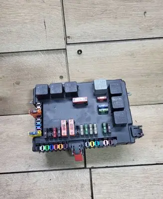 Mercedes-Benz S W221 Fuse module A2215450801 08022179 A2215403550