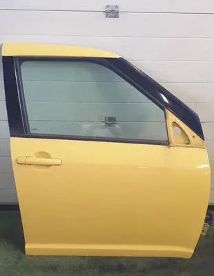 Suzuki Swift I Front door 
