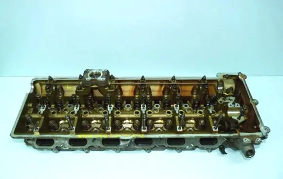 BMW 7 E65 E66 Engine head 7507516