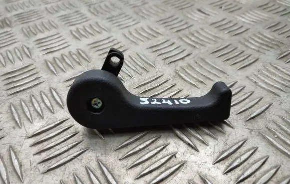 KIA Ceed Engine bonnet (hood) release handle