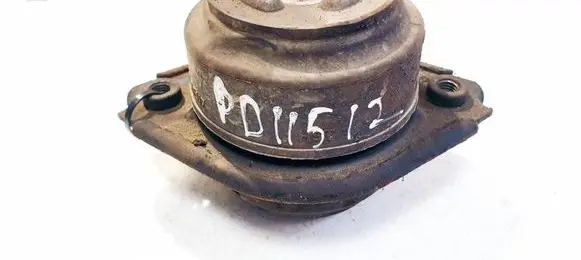 Mercedes-Benz R W251 Engine mount bracket A2512402717