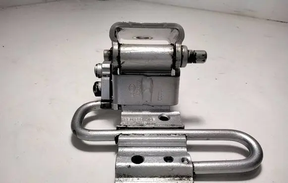 Audi A6 S6 C6 4F Rear door lower hinge 8E0833412E