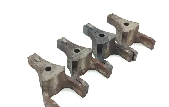 Land Rover Discovery Sport Fuel Injector clamp holder 