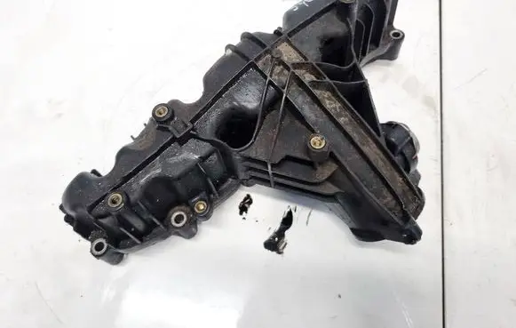 Volkswagen PASSAT B7 Intake manifold