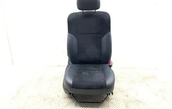 Toyota Avensis T270 Front passenger seat 