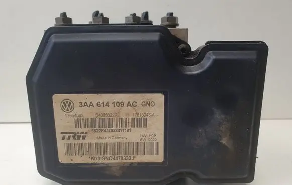 Volkswagen PASSAT B7 ABS Pump 3AA614109AC