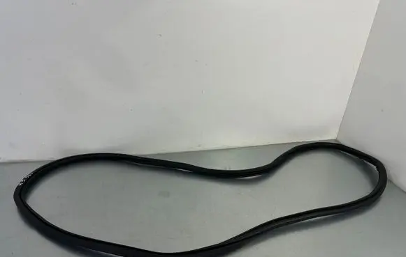 Volkswagen Touareg III Rear door rubber seal (on body) 760867913F