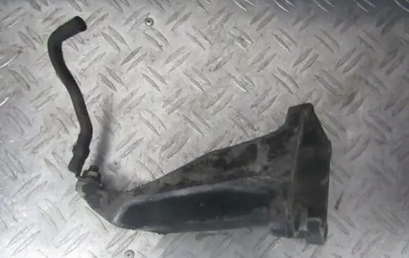 BMW 5 E34 Engine mounting bracket 113336212 11333621.2