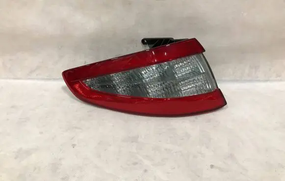 Maserati GranTurismo Rear/tail lights 000285760 27370119 AL27370111