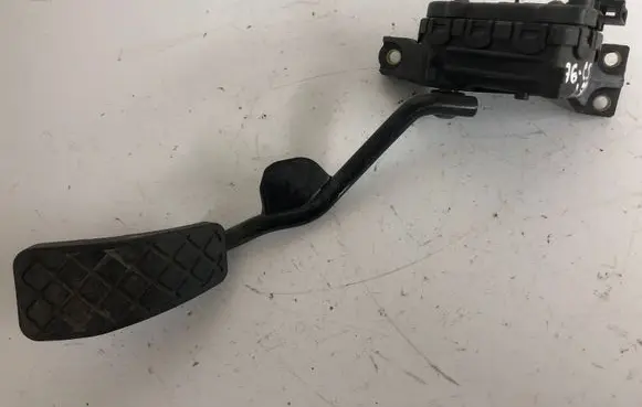 Audi A6 S6 C5 4B Accelerator throttle pedal 8D2721523F