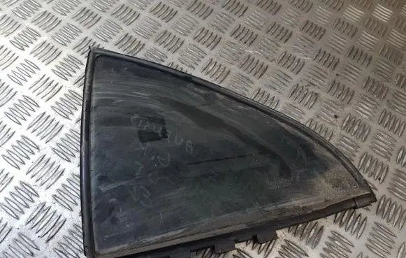 Toyota Avensis T250 Rear vent window glass 
