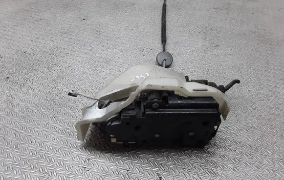 Volkswagen Golf V Rear door lock 7L0839016D