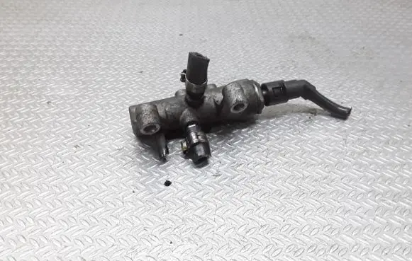 Opel Vectra C Fuel distributor 55203803