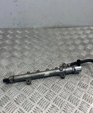 Mercedes-Benz C W204 Fuel main line pipe 9307Z522A00