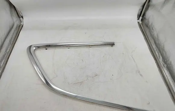 Volvo XC60 Rear vent window glass 31424734