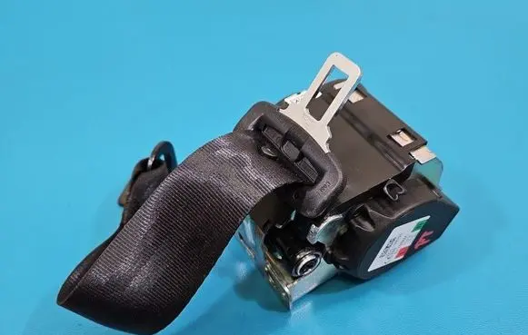 Jaguar F-Pace Rear seatbelt 631752900C IMPRK1578486