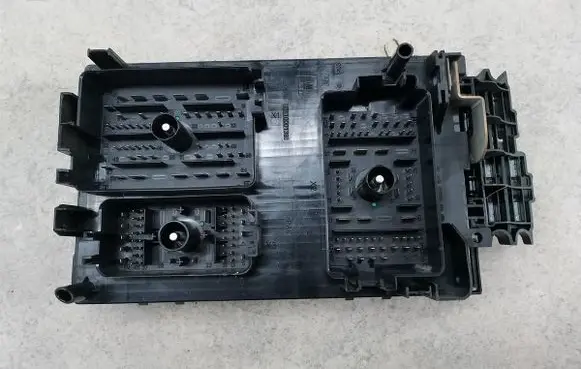 Opel Astra J Fuse box set C11000139