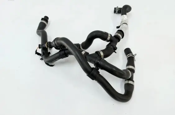 Volvo XC40 Engine coolant pipe/hose 32339740