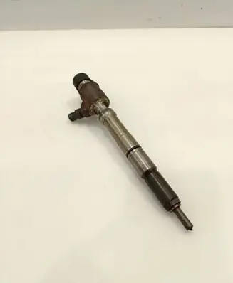 Volkswagen Caddy Fuel injector 03L130277B