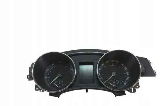 Speedometer (instrument cluster)