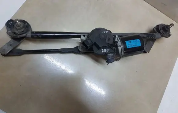 Hyundai Santa Fe Front wiper linkage and motor 981102B900