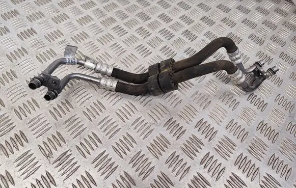 Gearbox oil cooler pipe/hose