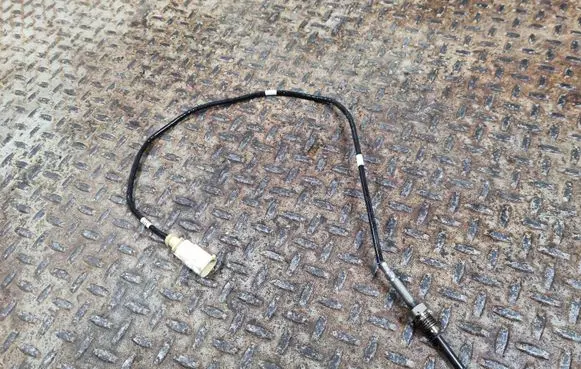 Skoda Superb B8 (3V) Exhaust gas temperature sensor 05L906088AK