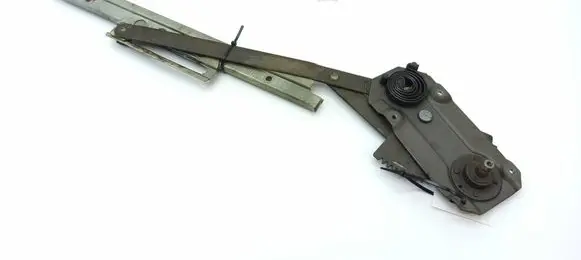 Mercedes-Benz 190 230 W110 W111 Front door manual window regulator