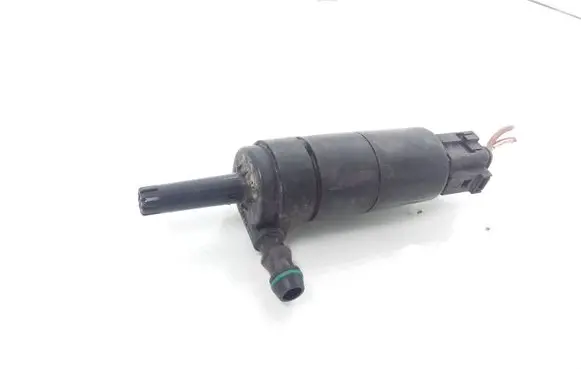 Volkswagen PASSAT B6 Headlight washer pump 3B7955681
