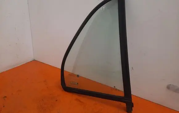 Skoda Fabia Mk1 (6Y) Rear side window 43R-00048