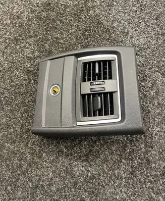 BMW 4 F32 F33 Rear air vent grill 9333675 9218909