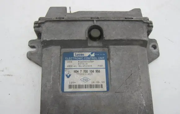Renault Kangoo I Engine control unit/module 7700104956 R04080009F 7700111205