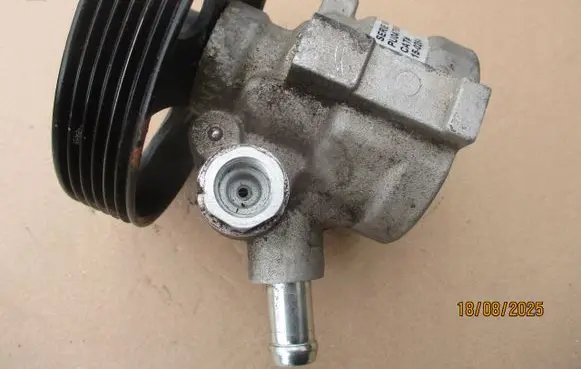 Renault Laguna II Power steering pump 7846073