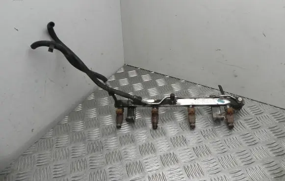 Saab 9-5 Fuel distributor 0280156023 VD19848