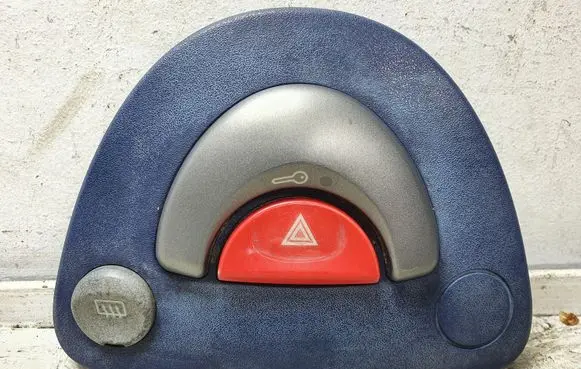 Smart ForTwo I Hazard light switch 084798