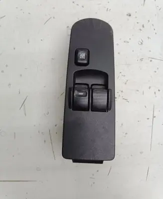Mitsubishi Colt Electric window control switch MR587959