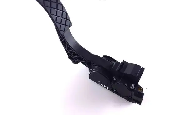 Audi A3 S3 8L Accelerator throttle pedal 1J1723503AA A3173A328842U176
