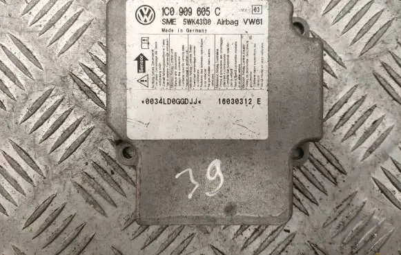 Volkswagen PASSAT B5 Airbag control unit/module 1C0909605C
