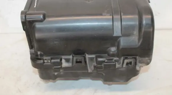 Volkswagen Golf V Intake resonator 03C145650A 03C103502F 03C103502G