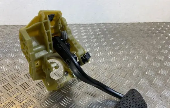 BMW 5 E60 E61 Brake pedal 6759947 6759950