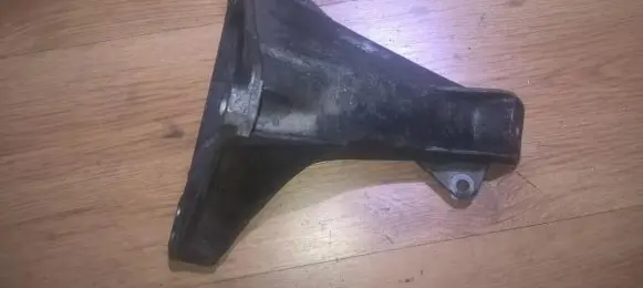 Audi A4 S4 B5 8D Engine mounting bracket 8d0199308l