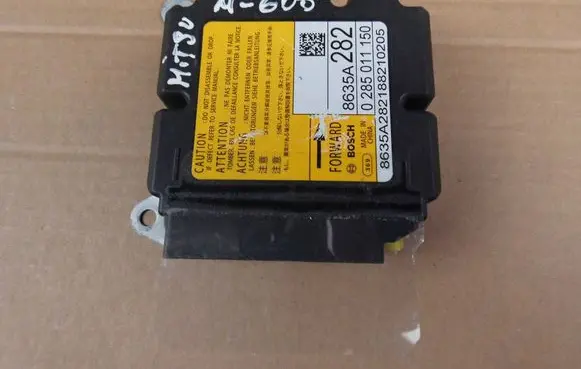 Mitsubishi Outlander Airbag control unit/module 8635A282