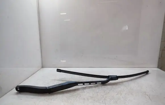 Mercedes-Benz ML W166 Front wiper blade arm